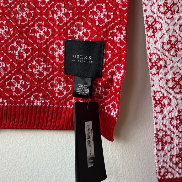 🧣Scarf and hood- Red color- Guess - Picture 3 of 5